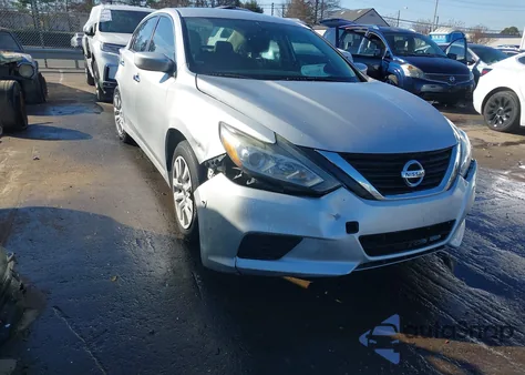 2018 Nissan Altima 2.5 S z USA, uszkodzony, nr VIN 1N4AL3AP8JC159816